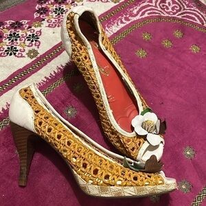 Poetic License Prickly Pear Brown Woven Wicker Heels Flowers Romantic Whimsi